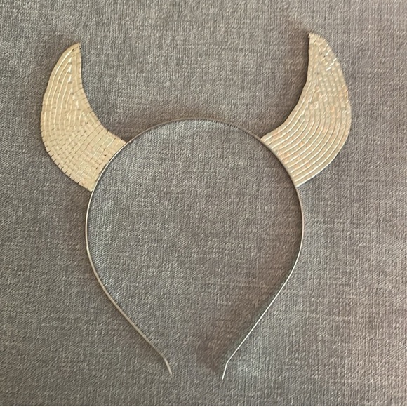 Devil Horns Sparkly Hair Accessory - Picture 4 of 5